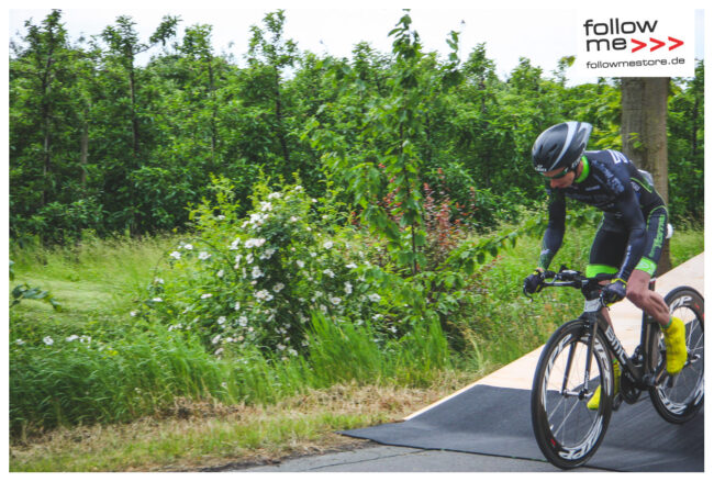 Marc Leyse, followmestore road bike racing Teamfahrer, beim Einzelzeitfahren in Ollanner.